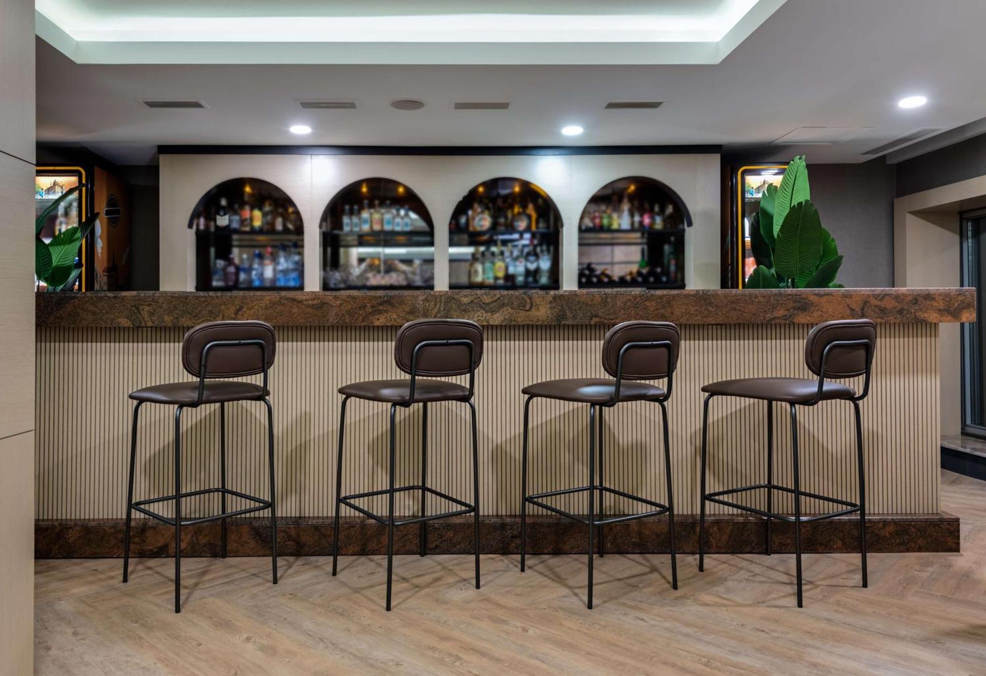 凡希尔顿逸林酒店 凡城 外观 照片